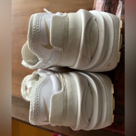 EUC Nike Waffle One Swoosh tennis shoes, off white sneakers, size 8 - Picture 3 of 7